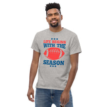 Lade das Bild in den Galerie-Viewer, T-Shirt "Life Begins With The Season"