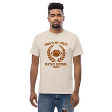 Lade das Bild in den Galerie-Viewer, T-Shirt &quot;This is my lucky Fantasy Football Shirt&quot;
