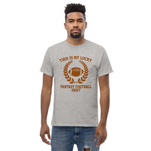 Lade das Bild in den Galerie-Viewer, T-Shirt &quot;This is my lucky Fantasy Football Shirt&quot;
